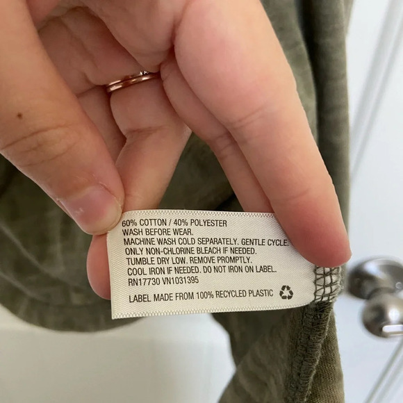 NWT | Universal Thread women’s green loose fit tank top — medium - Picture 5 of 7